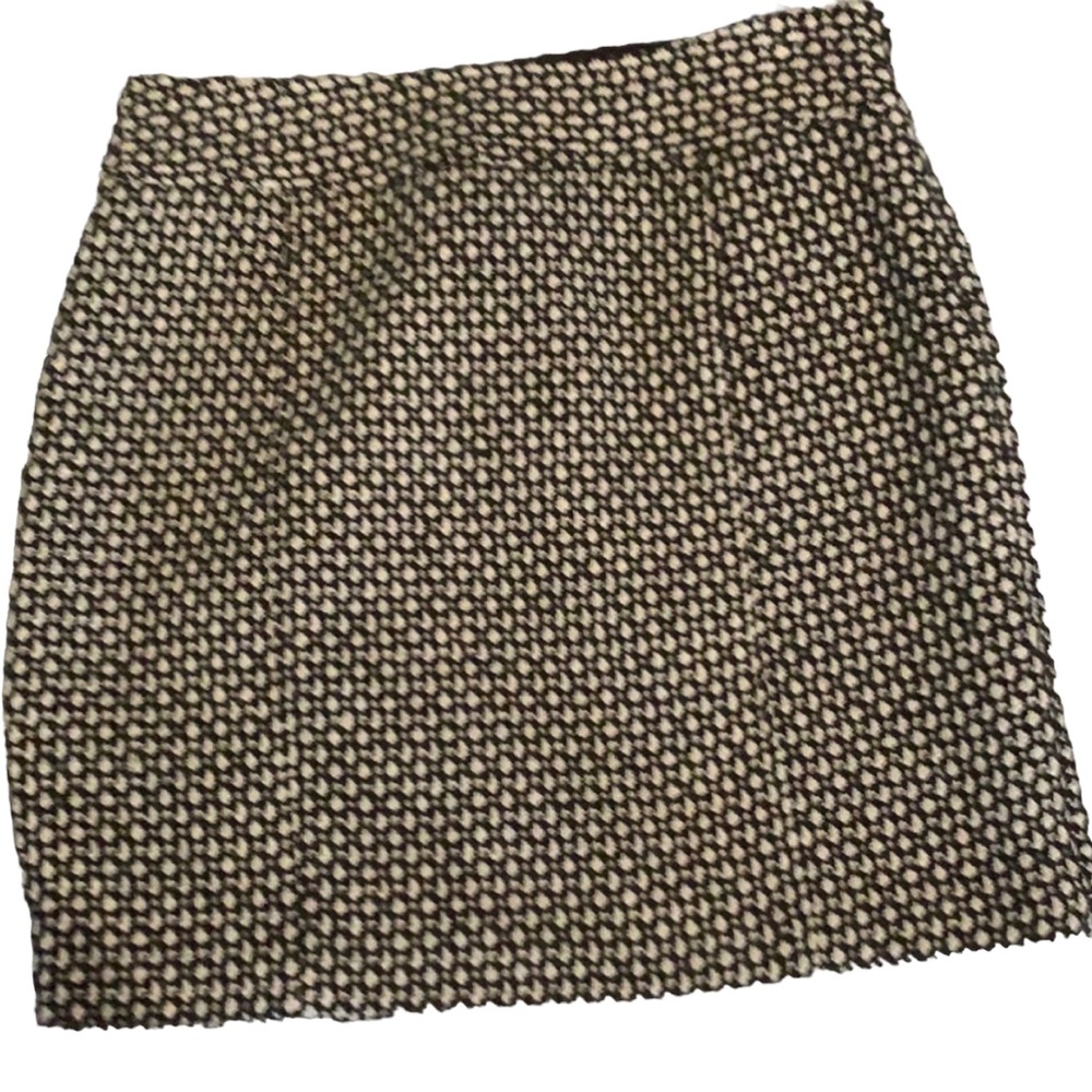 Banana Republic Black & white skirt size 4